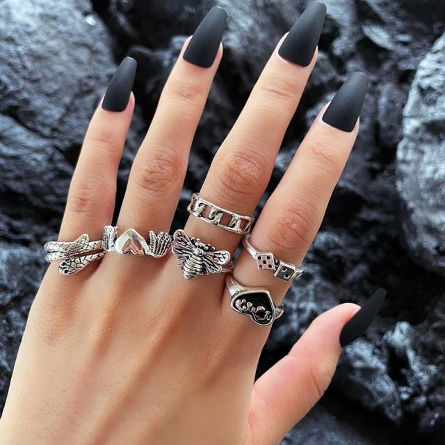 Retro For Women Punk Butterfly Heart Rings Set Retro Gothic Ancient Color Color Dice Angel Wings Charms Finger Rings JewelryVintage Rings