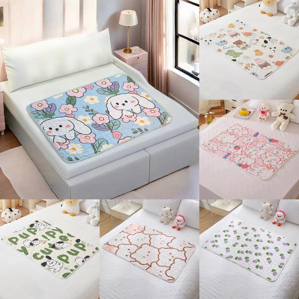 Cartoon Strawberry Sheep Bear Animal Reusable Breathable Bed Pad For Student Dorms And Baby Care