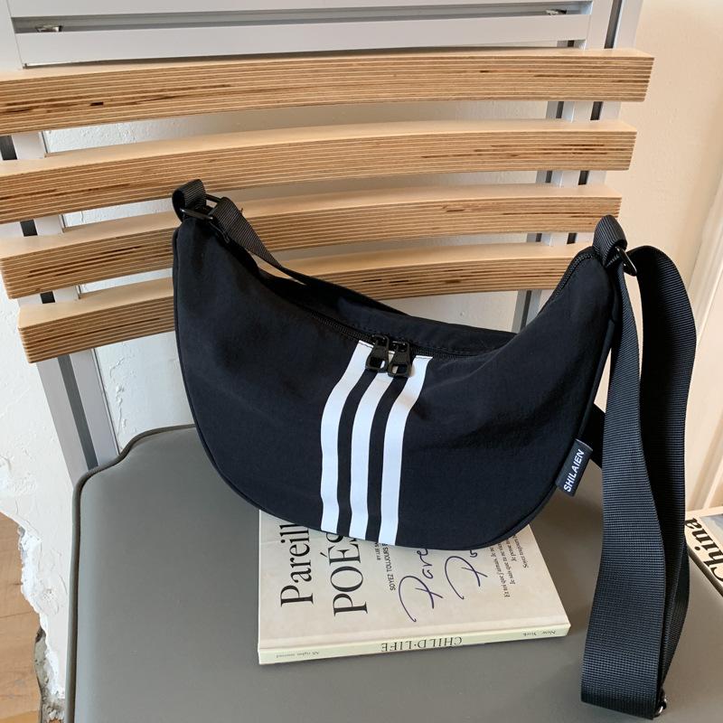 

Модная сумка-пельмень контрастного цвета, новая нишевая женская сумка на осень и зиму, повседневная полосатая сумка-мессенджер из нейлоновой ткани чёрный