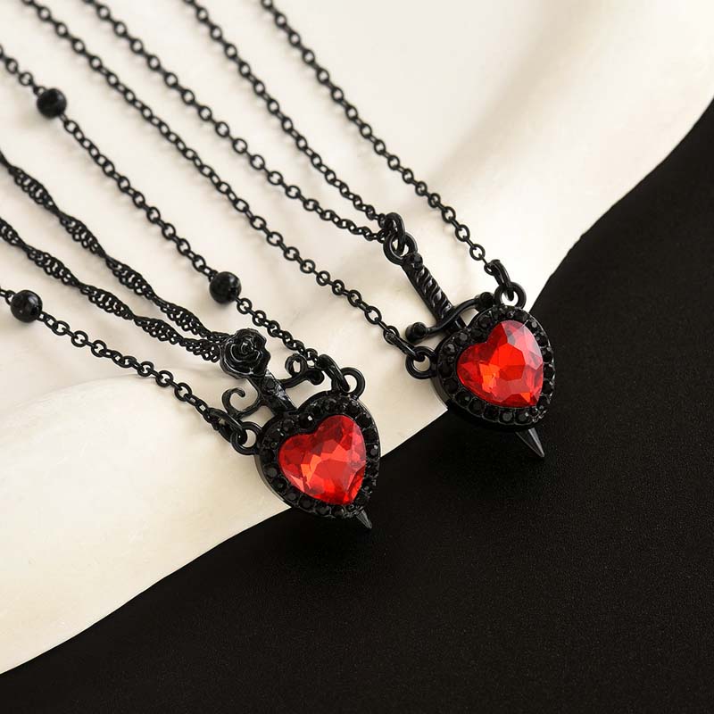 Vintage Metal Heart Sword Pendant Couple Necklace for Women Gothic Black Crystal Clavicle Chain Necklace Zircon Accessories