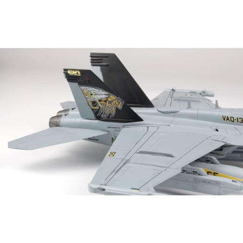 PLATZ/Italeri 1/48 Scale U.S. Navy Electronic Warfare Aircraft EA-18G Growler VAQ-138 Yellow Jackets Plastic Model TPA-17