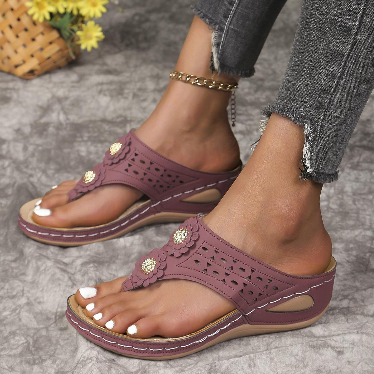 Large size wedge slippers women s summer new herringbone flower muffin bottom Internet celebrity comfortable beach shoes shoes 36 бордовый 3719₽