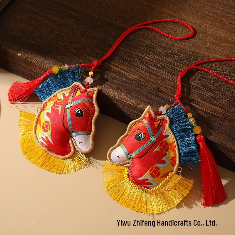 3D Horse Head Embroidery Pendant Keychain: Year of the Horse Cultural Ornament