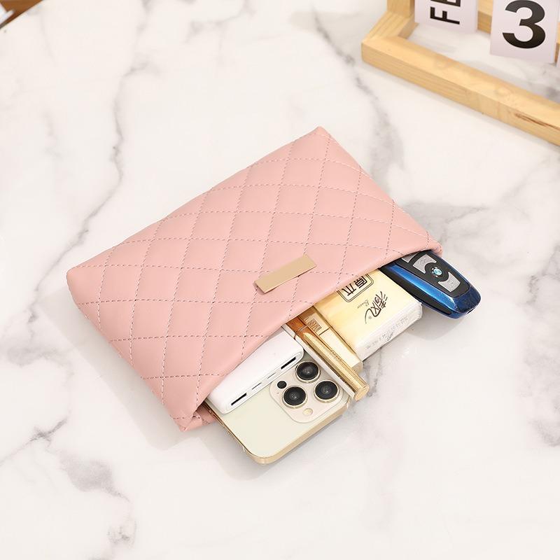 Embroidered Rhombus Soft Bag New Versatile Shoulder Messenger Women's Bag Niche Leather Mobile Phone Change Bag