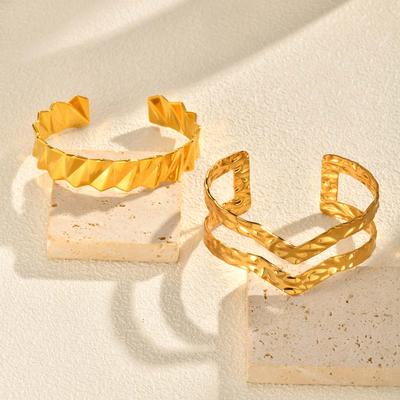 Stylish Wave Cuff Bangle for Women, Chunky Stainless Steel Gold Plated Bangle Bracelets Adjustable Accessories