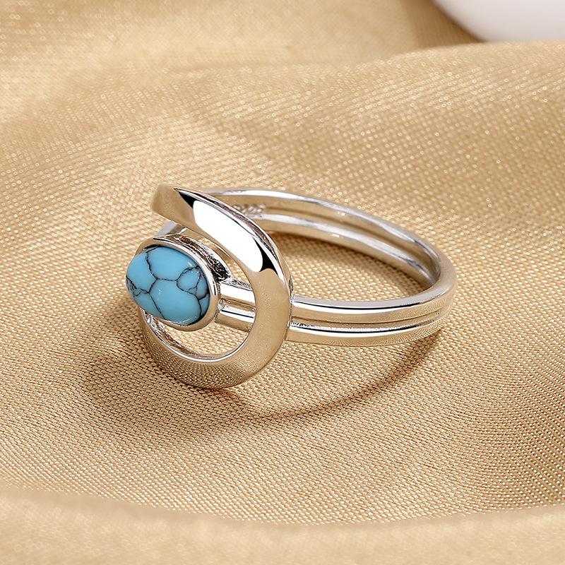 New fashionable retro hollow geometric ring with niche design, high-end light luxury versatile ring jewelry
