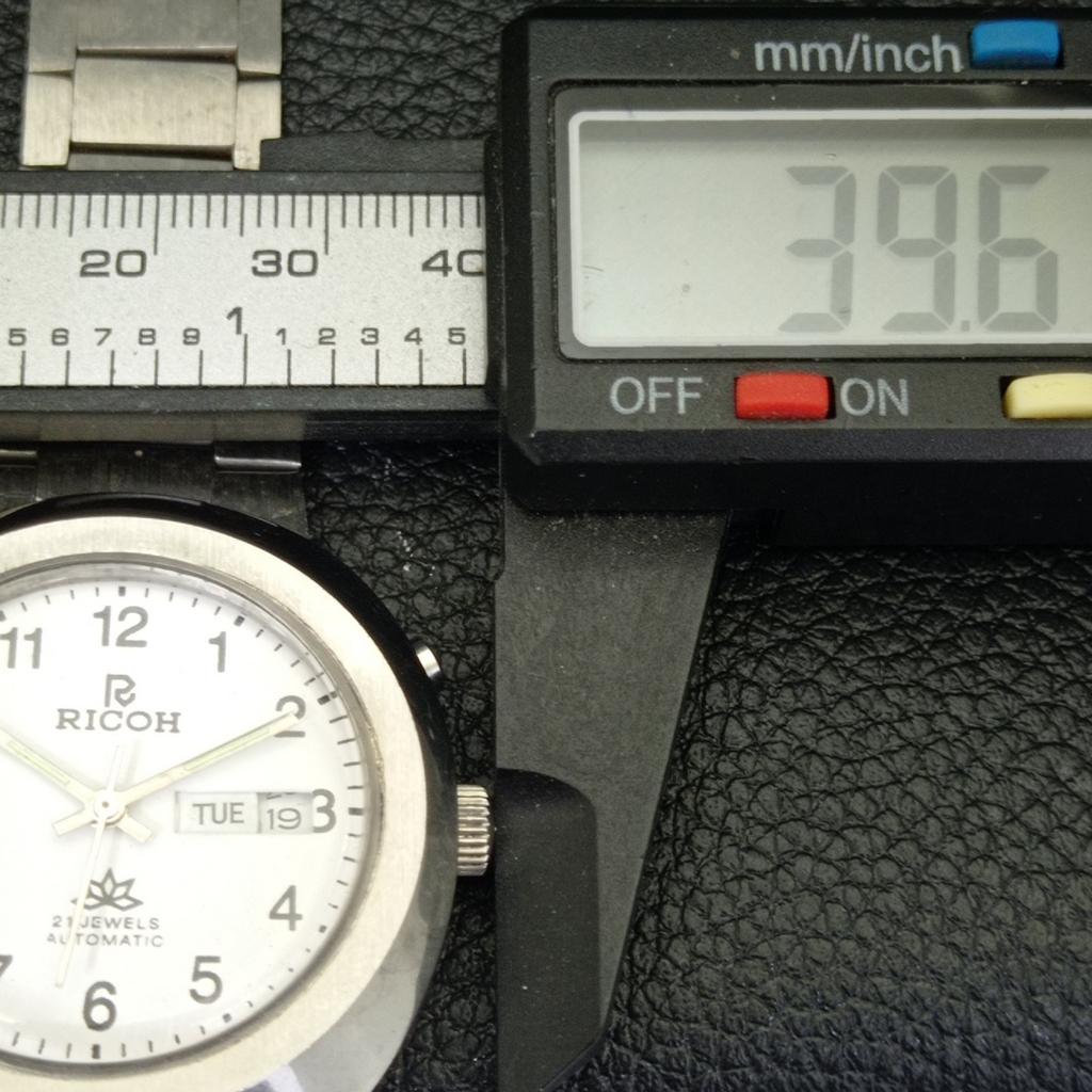 GENUINE VINTAGE RICOH R31 AUTOMATIC JAPAN MENS WHITE COLOR DIAL WATCH A500645-5 R153-a500645