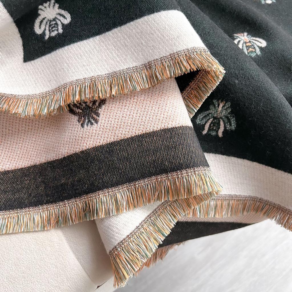 Imitation Cashmere Bee Insect Double-Sided Women'S Shawl With Exquisite Elegance Fashion Commuting Warmth Scarf
