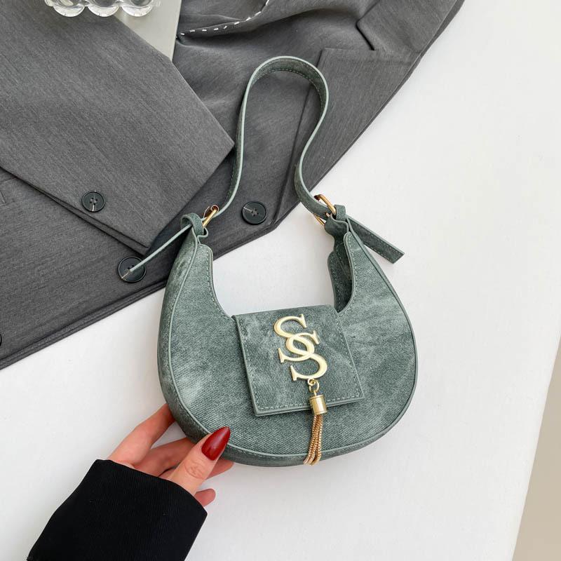 Popular Hardware Letters 2025 Spring Simple New Beautiful Personality Trend Fashion Hand Carry Armpit Crescent Women's Bag