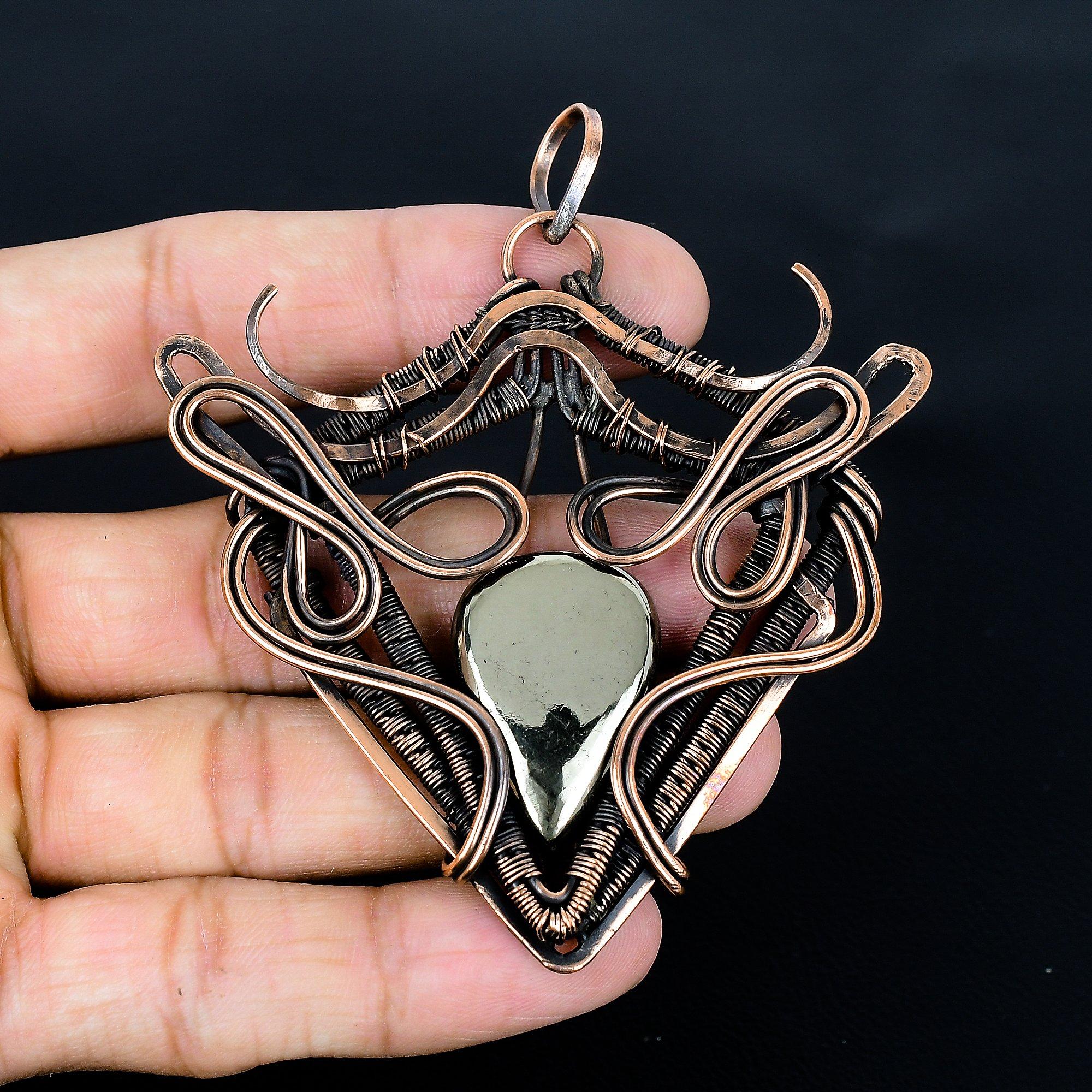 

Золотой кулон из пирита апачей, украшение, обернутое медной проволокой 999 пробы, кулон с драгоценным камнем, подарок для нее, изящное украшение ручной работы 2.55 Inches