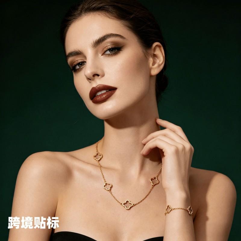Fashion Clover Necklace Bracelet Set Women Minimalist Lucky Jewelry