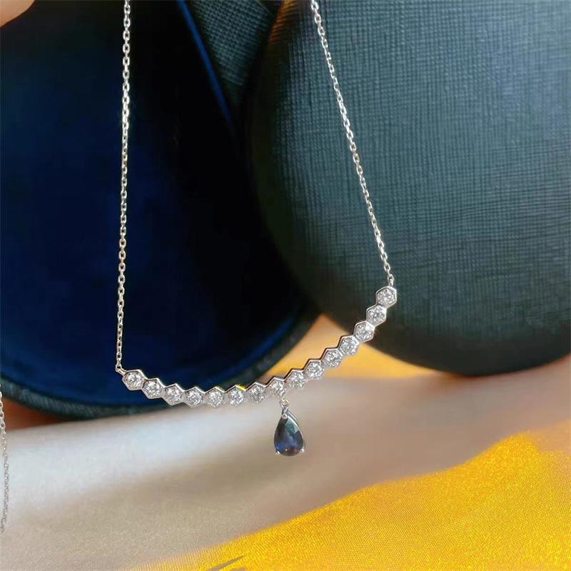 Blue Diamond Smile Necklace: Women s Versatile, Light Luxury, High-End Design with a Cold Style Charm. g1627