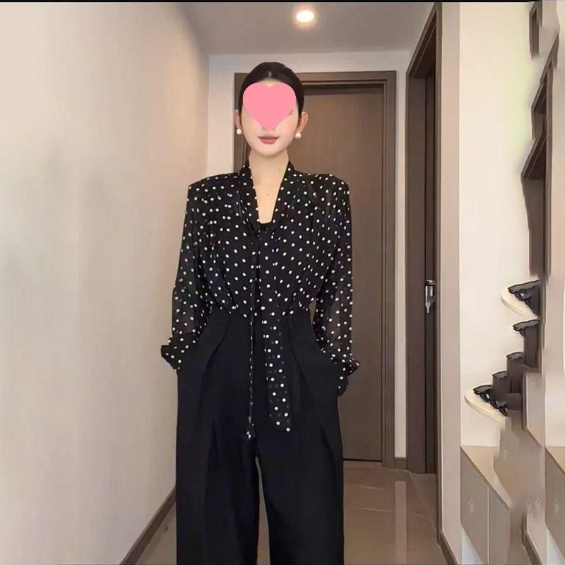 Damen-Oberteil im französischen Stil mit weiten Ärmeln und Pünktchen: Neue Sommer/Herbst Mode, Nischen Design, Elegant & Vielseitig.