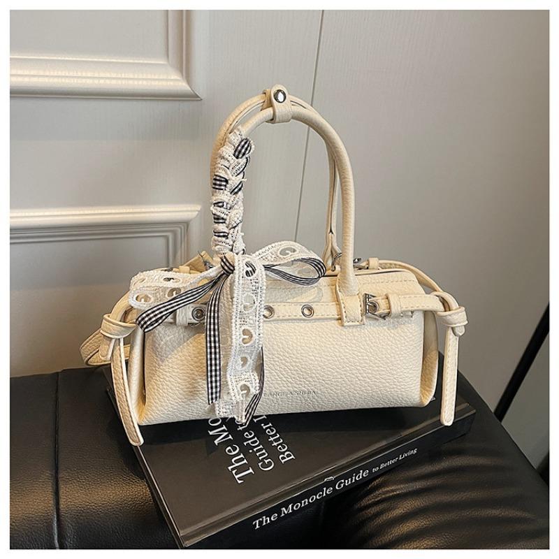 Premium Commuter Small Bag Women's New Versatile Messenger Bag Fashion Portable Pillow Bag Baguette Bag