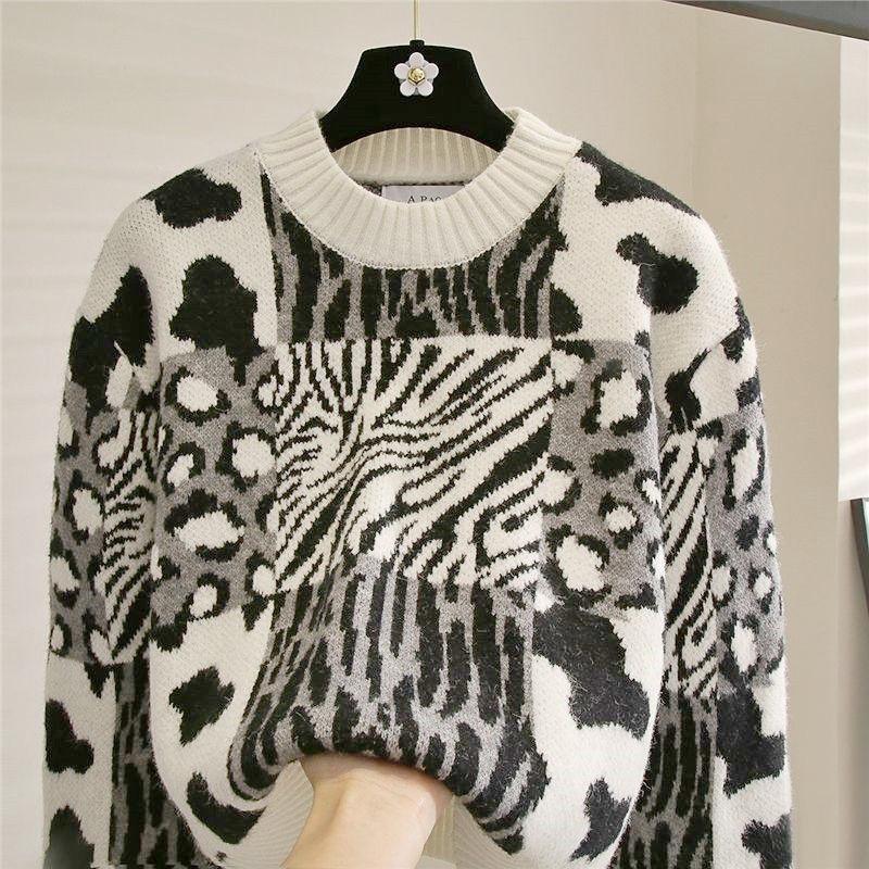 Women Short Leopard Print Sweater 2025 New Autumn Winter Loose Thick Knitted Pullover Top Casual Outwear