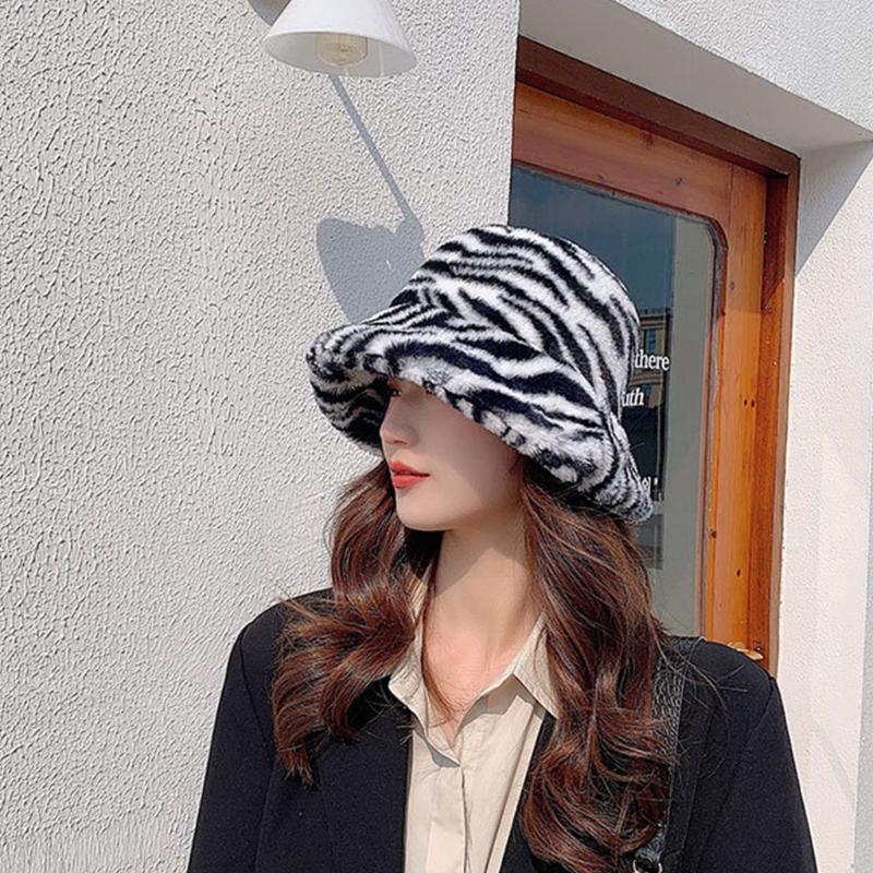 Caps with Flat Top for Warm Keeping Fuzzy Caps with Full-Covered Zebra Grain Decoration Hats Unisex Women Men