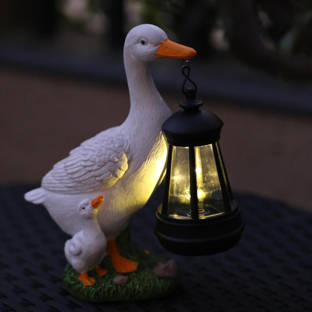 Mewind Garden Statue - Solar-Powered Duck Figurine - Resin Duck Ornament - Nordic Style Gardening Decoration - Garden Ornament - Country Style Decor -