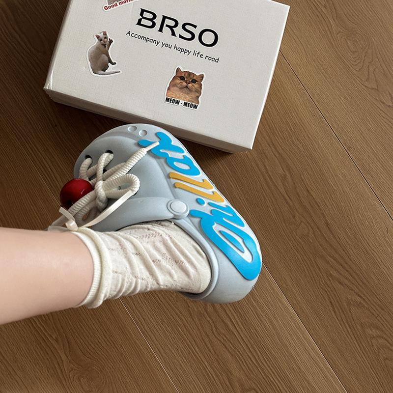 Summer fashion cartoon girl sandals, letter hole shoes, bag head slippers, wearing seaside thick-soled heightening cool slippers