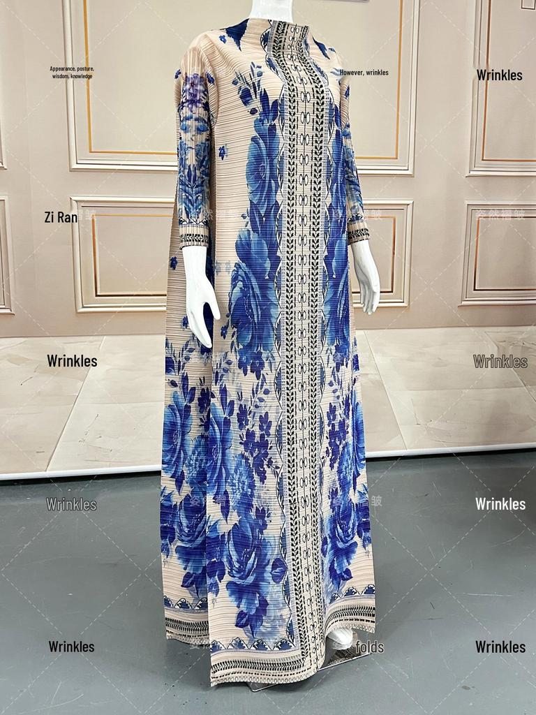 Blaue & Weiße Porzellan-Print Abaya Robe mit Akkordeonfalten - Damenbekleidung aus dem Nahen Osten Dubai