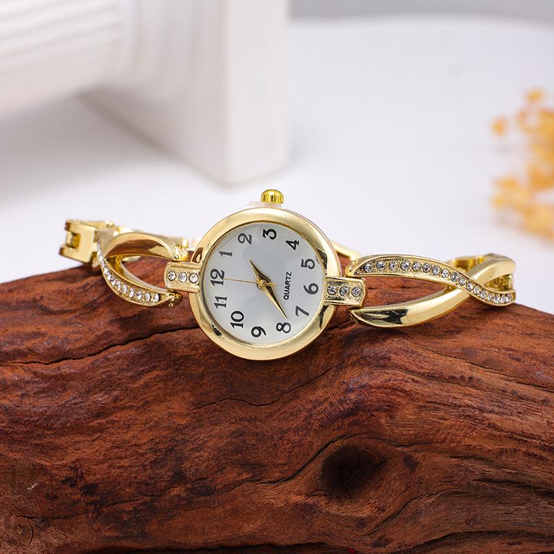 Trendy Women's Small Dial Mesh Strap Watch - Fashionable and Versatile Design for Students.