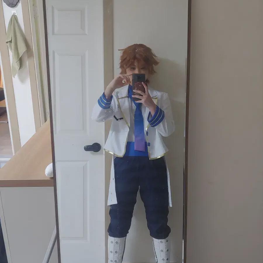 

Продажа одежды, обычной для Анста Эс