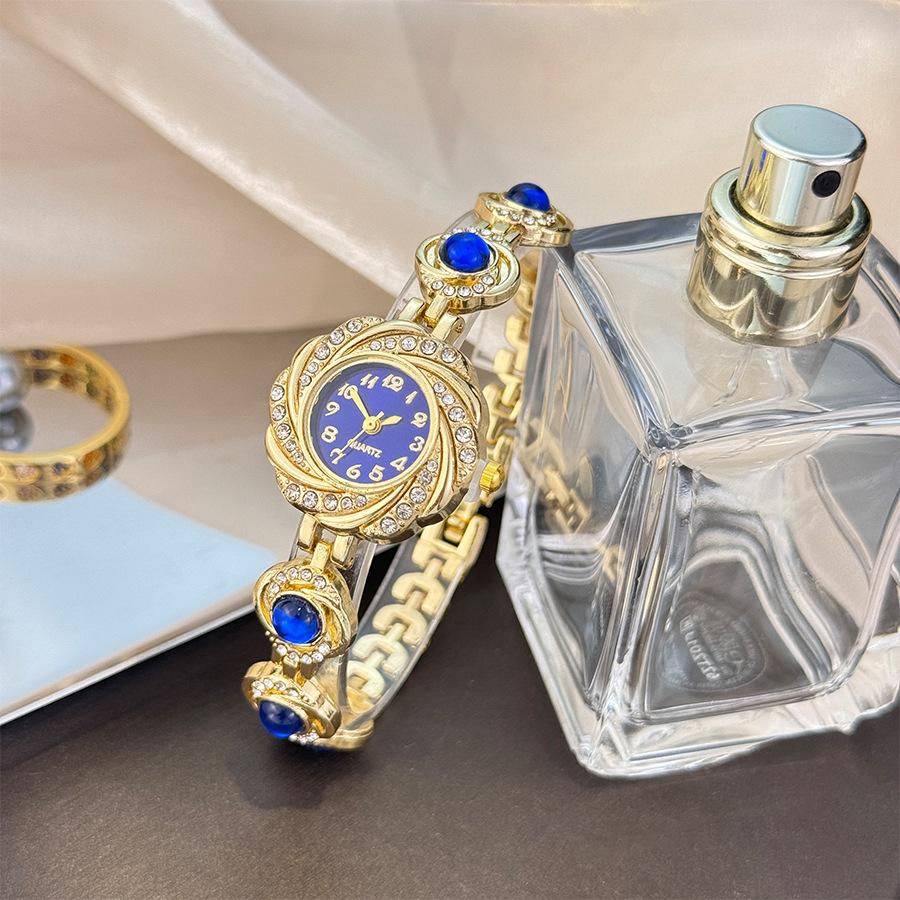 Chalcedony Diamond Women's Light Luxury Niche Bracelet Watch Gold Sunflower Quartz Watch