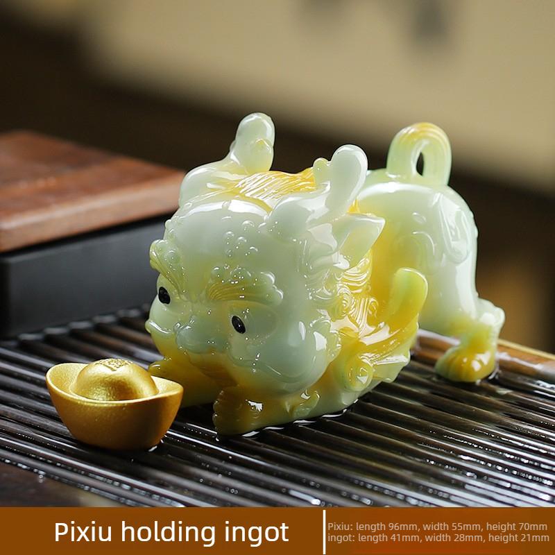 New Tea Table Desktop Decoration Pixiu Holding Gold Ingots Color Changing Tea Pets Kung Fu Tea Set Accessories Decoration Gift
