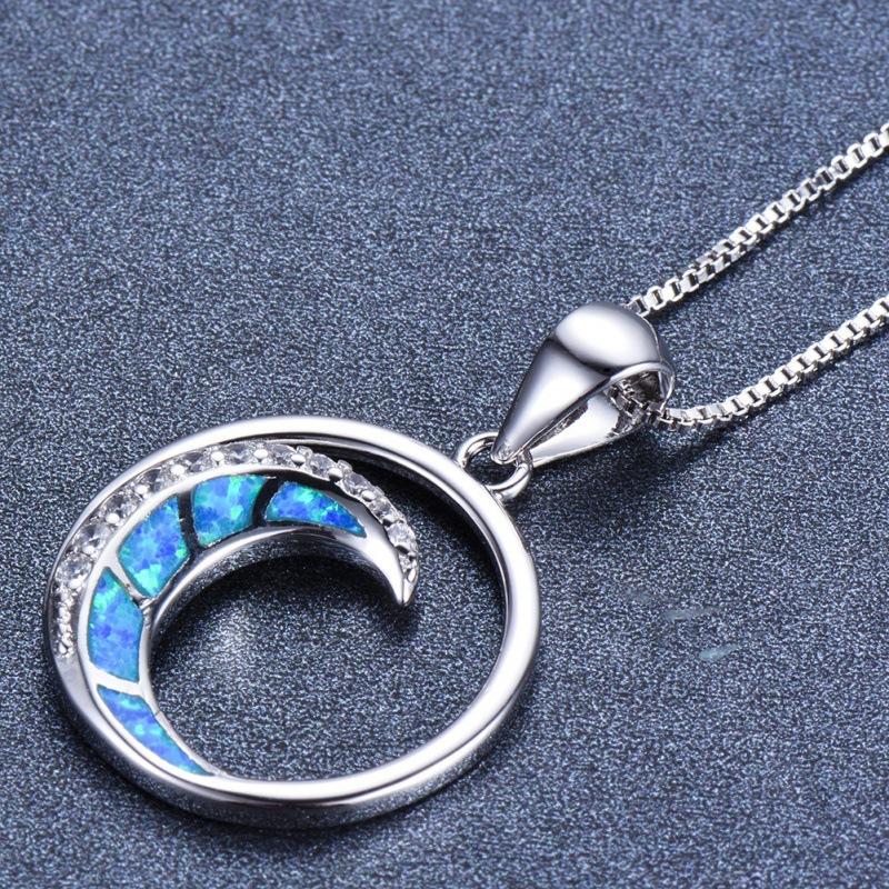 

Hot White Orb with White Diamonds Moon Shaped Glossy Circle Pendant Necklace Stylish Simple Necklace