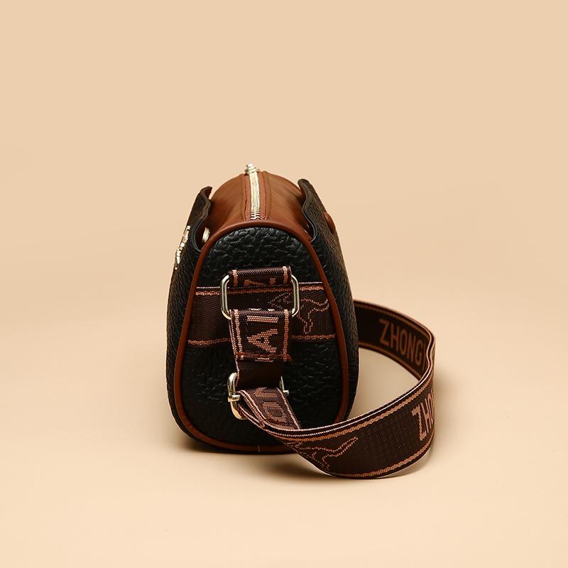 New Fashion Trend Shoulder Bag Classic Versatile Pillow Bag Temperament Casual Niche Design Messenger Bag Women