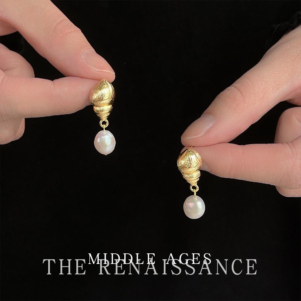 Conch Freshwater Pearl Earrings French Retro Stud Earrings Niche Earrings