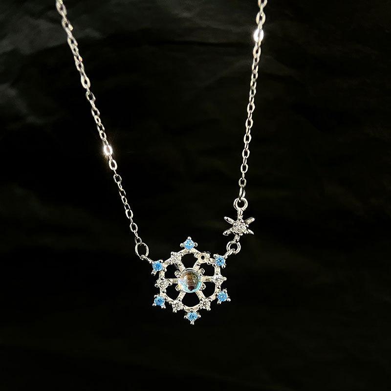 Super Fairy Romantic Winter Blue Diamond Snowflake Necklace New Collarbone Chain Fashion