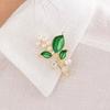 DYS Brooch Pin, Plant Shape Lapel Pin with Green Leaf Design, Imitation Pearl Rhinestone Combination Stable Buckle for Daily Commuting And Dress