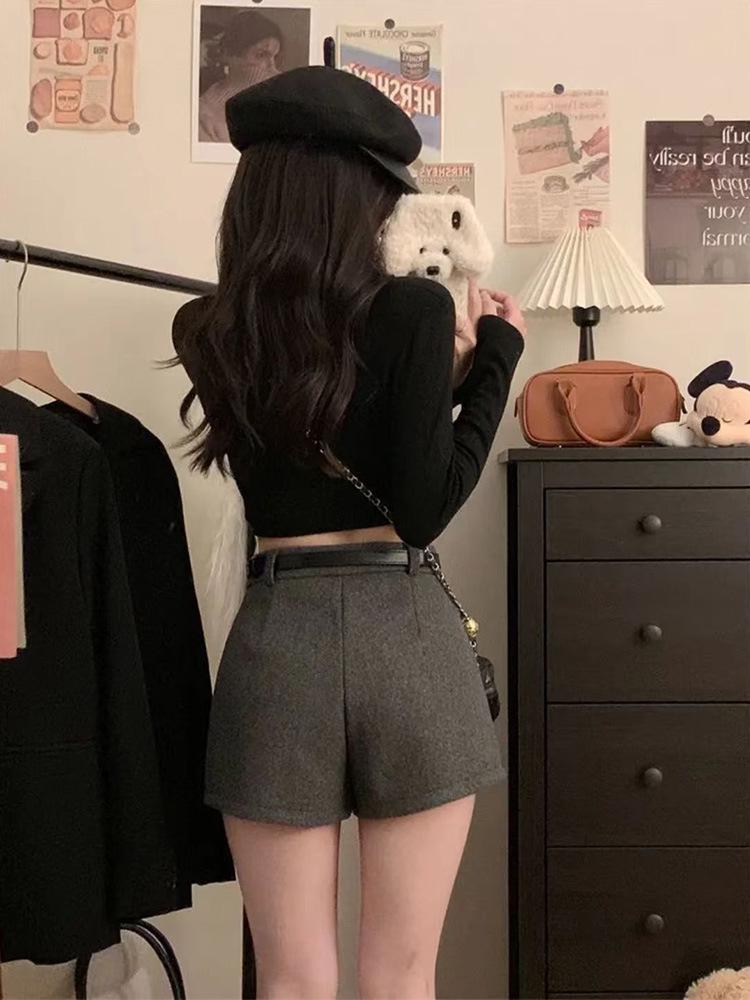 Pantaloni scurți din lână cu talie înaltă, model A-line, „Spicy Girl” - Damă Toamnă/Iarnă 2025, model bootcut