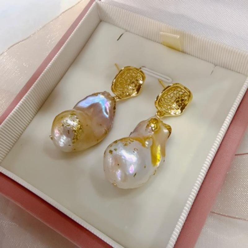 Дар природы, натуральный бронзовый странный цвет, серьги из барочного жемчуга особой формы, золотая фольга, серьги «рыбий хвост», серебряные иглы One size