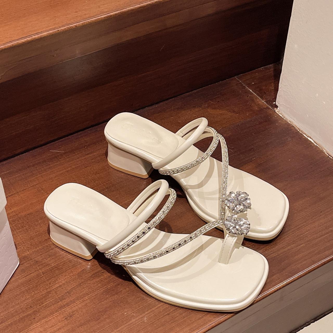 

French square head rhinestone flower set toe women s 2025 summer new fashionable and elegant thin strap thick heel sandals 35 бежевый