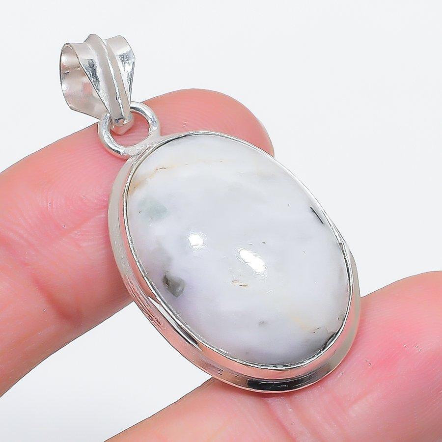 

Natural Moonstone Gemstone 925 Sterling Silver Jewelry Pendant 1.69 g9I29