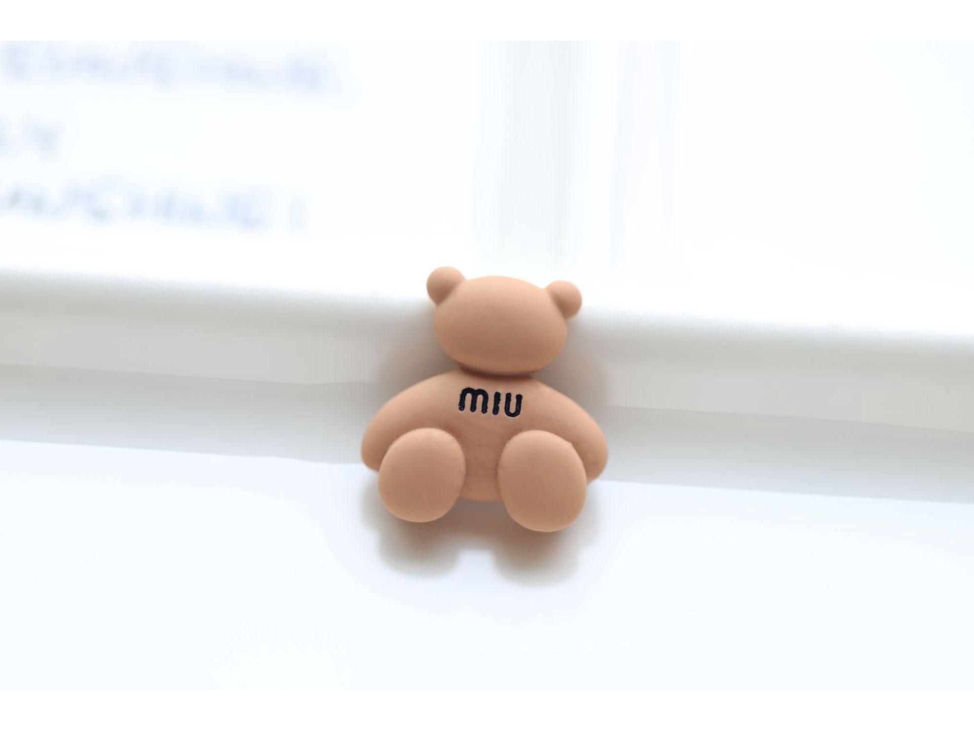 

Набор аксессуаров для чехлов для телефонов и украшений из мультяшной матовой смолы M Bean