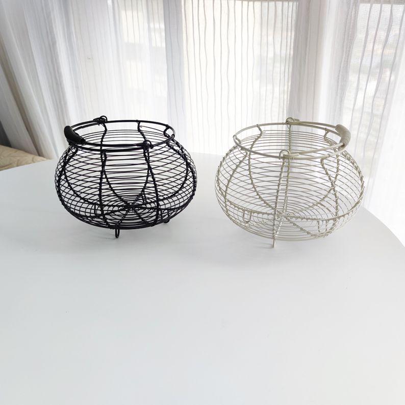 Round Hand-held Woven Iron Egg Basket for Kitchen Use
