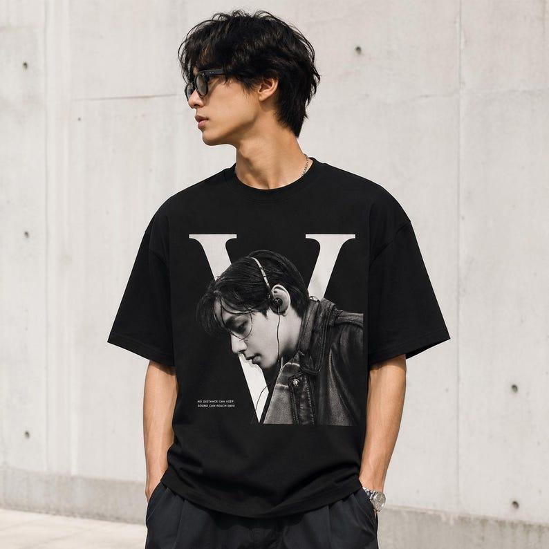 2026 Sommer Heißer Verkauf BTS V Taehyung Grafik-T-Shirt Unisex Hip Hop Streetwear T-Shirt Hohe Qualität Harajuku Punk T-Shirt S black