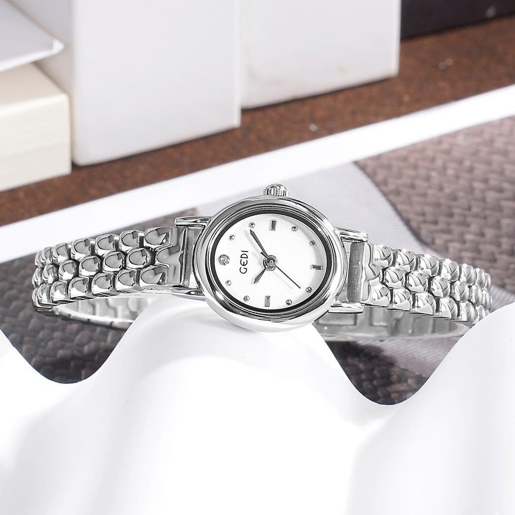 Small And Exquisite Oval Stainless Steel Strap Women'S Watch Niche High-Value Commuting Versatile Medieval Watch