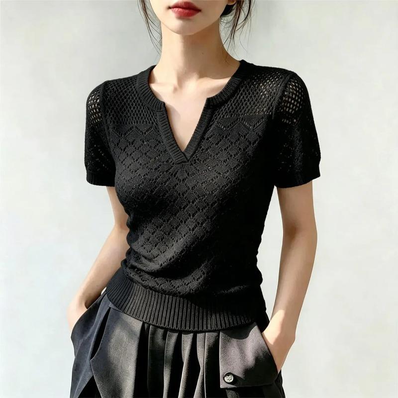 Women's White Hollow Diamond Knit Notch V Neck Slim Short Sleeve Knit Top