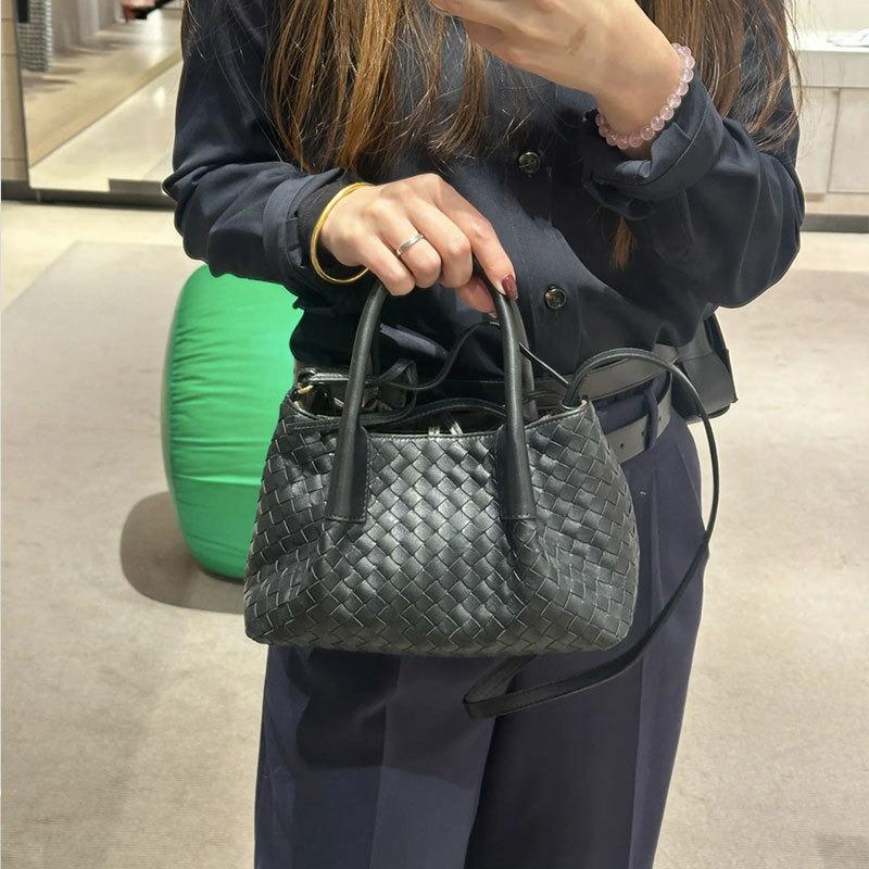 Cowhide hand-woven bag, tote bag, genuine leather French casual portable premium sense bag, shoulder messenger women's bag