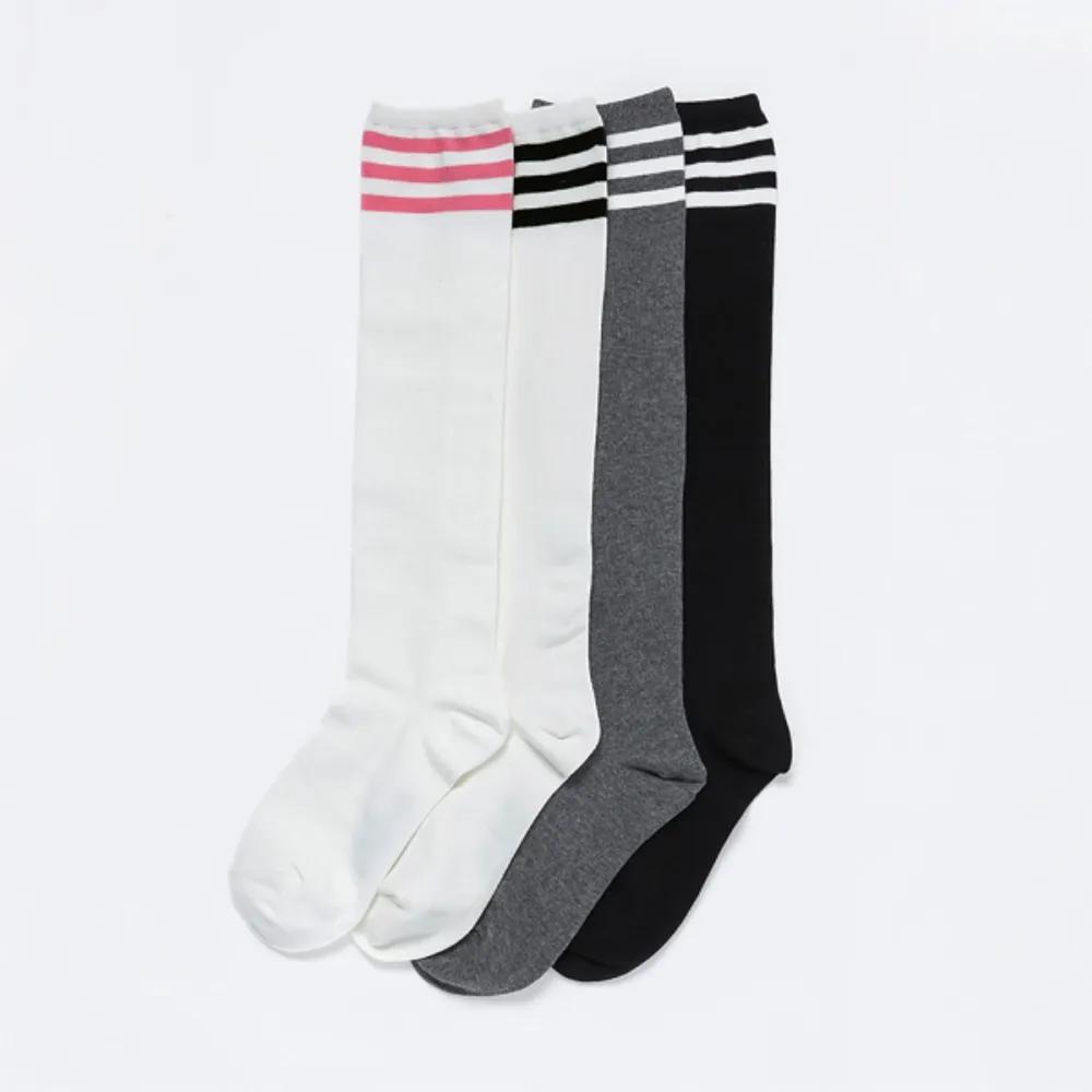 Pierre Cardin Women s Half-Length Knee Socks Ringle Knee Socks VH6401 Black and white rings