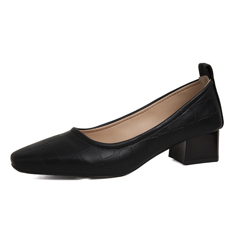 Spring and summer new small heels simple lady temperament soft leather not grinding feet pointed single shoes low heel high heels