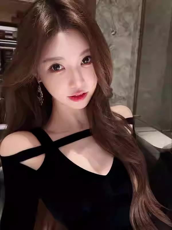 Stylish Off-Shoulder Long-Sleeve Top for Women - 2025 Autumn Mature Style Blouse