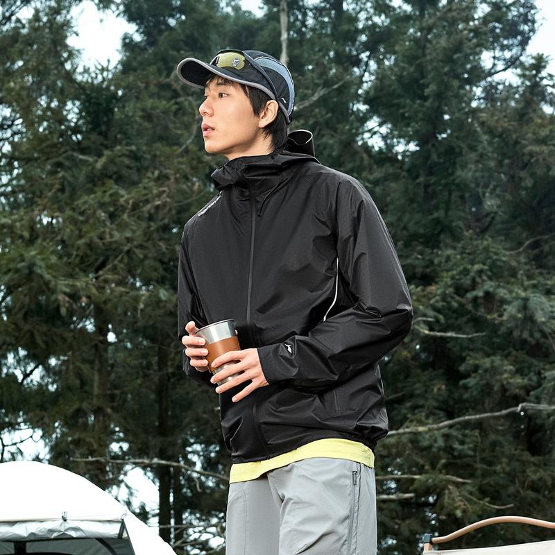 LiNing Outdoor CF Tracing Business/Casual Waterproof, Windproof, Super Light, Rainproof Windbreaker Jacket Unisex Black AEMV015-4