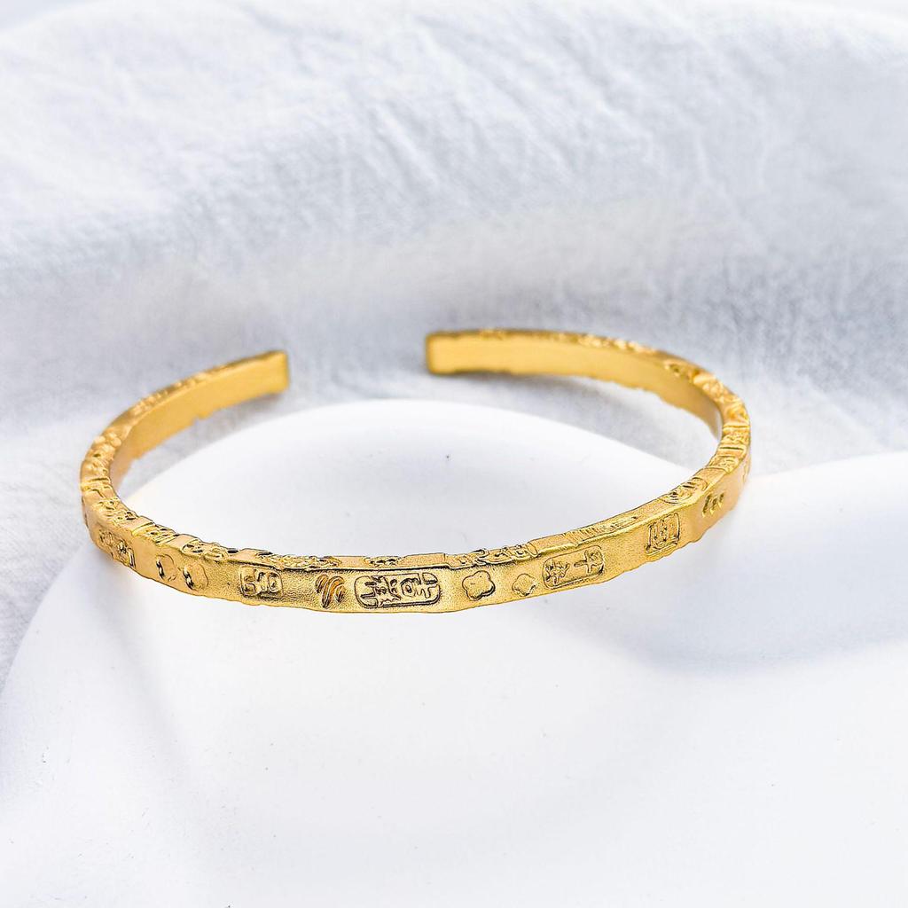 Women's Light Luxury Gold-Plated Copper Bracelet - Elegant, Fashionable, Anti-Oxidation Design