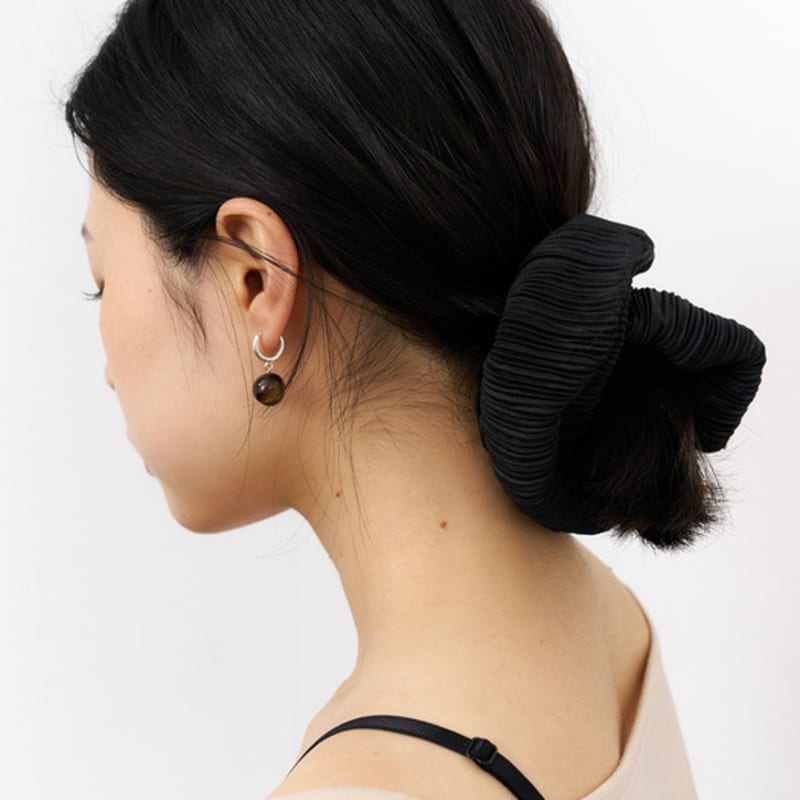 Geegee Pleats Big Scrunchie - Black