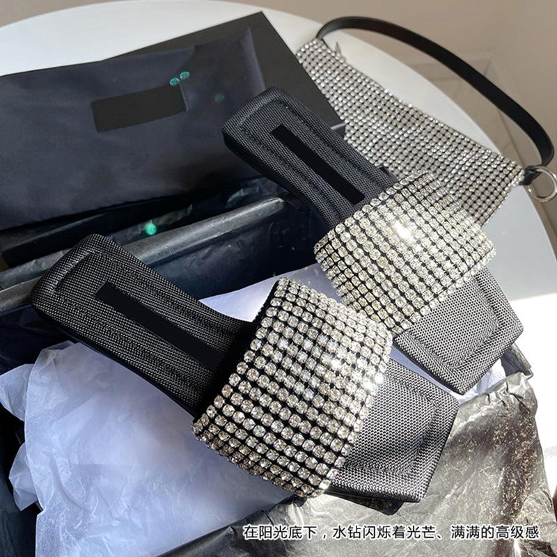 Fashion Bling Bling Crystal Slippers Women Flat Heel Shiny Glitter Slides Summer Shoes Rhinestone Beading Sandals Female Clear Flipflops