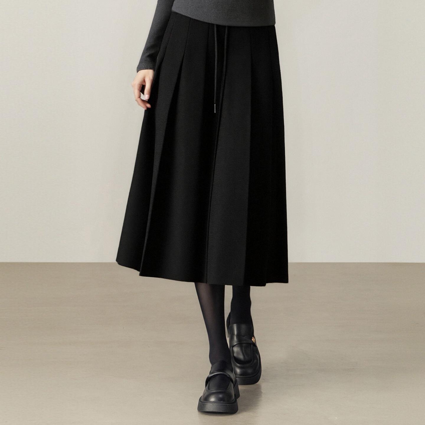 College Style High-Waisted A-Line Pleated Midi Skirt - Slimming Black Petite Design One Size